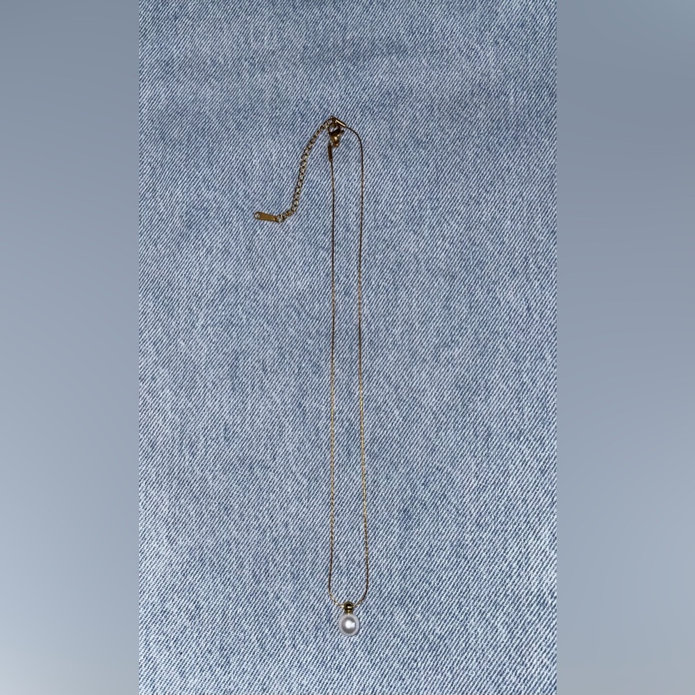 Timeless Gold Pearl Pendant Necklace - Picture 3 of 4